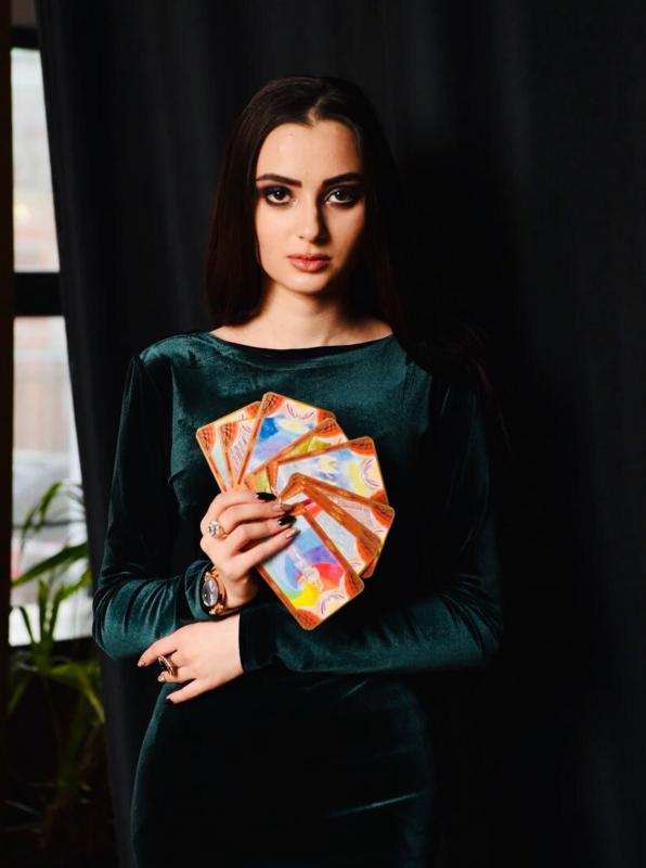 Консультация эзoтеpика, тapoлога Надежды